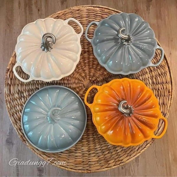Nồi gang Le Creuset Sea Salt 24cm 3.7L Lý Tưởng Cho Món Hầm Và Nhiều Món Ăn Khác