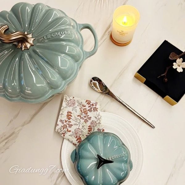 Nồi gang Le Creuset Sea Salt 24cm 3.7L – Chất Lượng Vượt Trội Và Thiết Kế Tinh Tế
