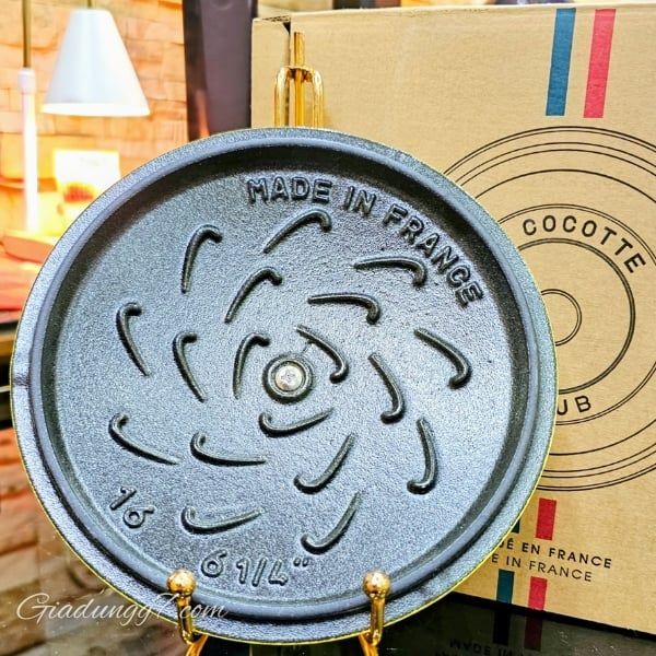 Nồi gang Staub Margaret Campagne 16cm 1.1L Hiệu Ứng Aroma Rain – Giữ Hương Vị Và Độ Mềm Mại Cho Thức Ăn