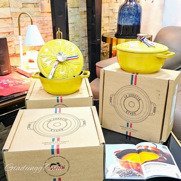 Nồi gang Staub Margaret Campagne 16cm 1.1L Được sản xuất theo các tiêu chuẩn vệ sinh và an toàn liên quan