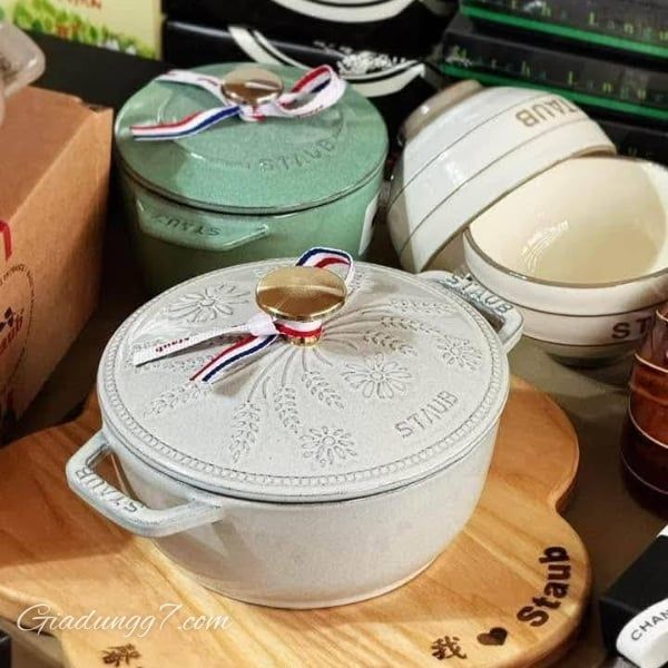 Nồi gang Staub Margaret Campagne 16cm phù hợp với tất cả các loại bếp, bao gồm cả bếp từ
