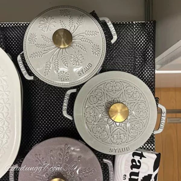 Nồi gang Staub Margaret Campagne 16cm phù hợp với tất cả các loại bếp, bao gồm cả bếp từ