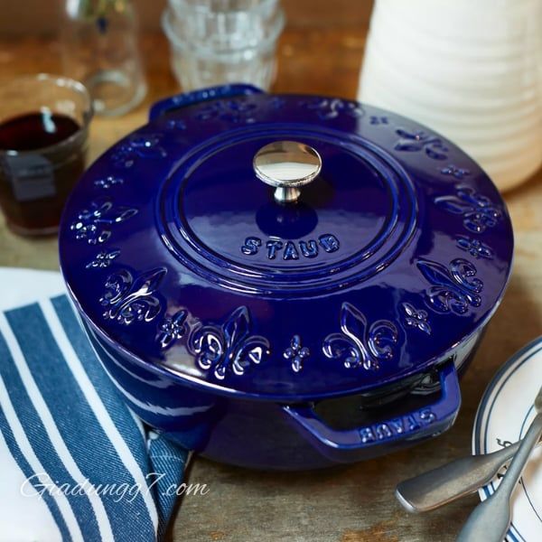 Nồi gang Staub Iris 24cm 3.6L Sử Dụng Được Trên Mọi Loại Bếp Và Trong Lò Nướng