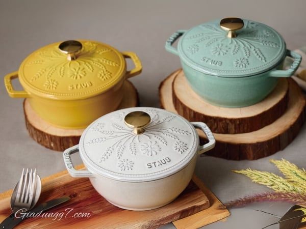 Nồi gang Staub Margaret Campagne 16cm 1.1L Thiết Kế Tinh Tế Và Độc Đáo