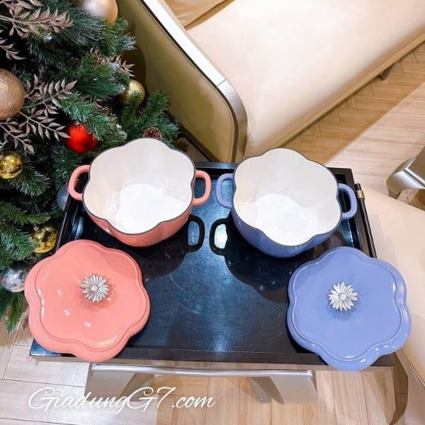 Nồi Gang The Pioneer Woman Timeless Beauty 3 lít Sử Dụng Đa Năng Trên Mọi Loại Bếp