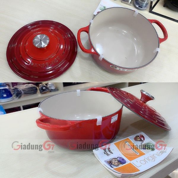 Nồi gang tròn Le Creuset Signature 26cm đỏ có lớp tráng men cứng cáp cả bên trong và bên ngoài