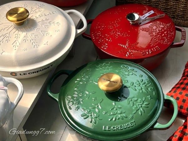 Nồi gang tròn Staub hoa tuyết 24cm 3.7L Lựa Chọn Hoàn Hảo Cho Mọi Bữa Ăn