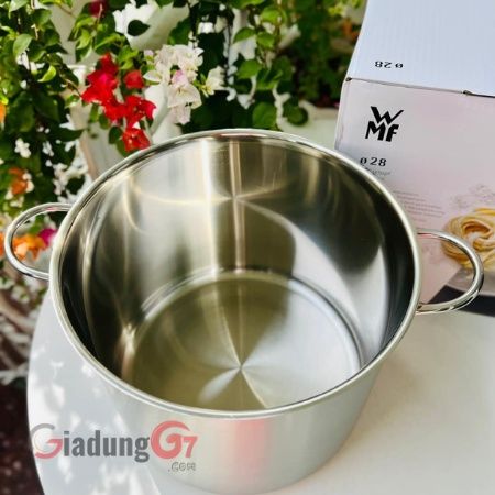 Nồi luộc gà WMF 28cm dung tích 14 lít với Chất liệu thép không gỉ Cromargan cao cấp độ bền vượt trội