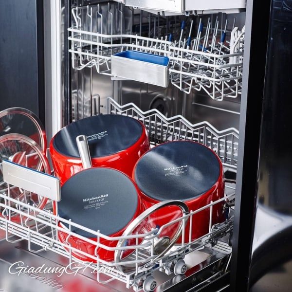 Nồi tráng men lõi thép KitchenAid Lớp men nhiều lớp được làm từ vật liệu tự nhiên