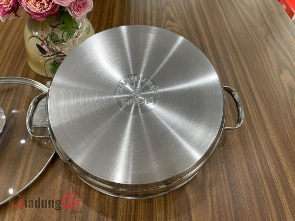 Nồi chảo đa năng WMF 28cm với Đế nồi tản nhiệt tốt sử dụng trên tất cả các loại bếp thông thường kể cả bếp từ