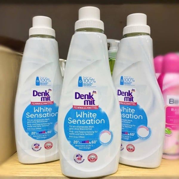 Nước giặt tẩy trắng quần áo Denkmit White Sensation 1 lít