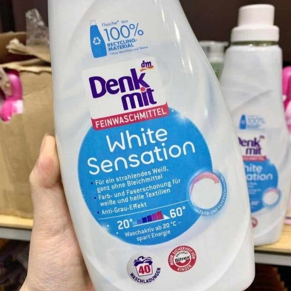 Nước giặt tẩy trắng quần áo Denkmit White Sensation 1 lít