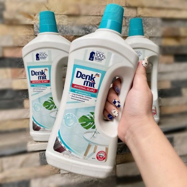 Nước lau sàn gạch Denkmit 1 lít Bodenreiniger Universal-Glanz Hương thơm dễ chịu.