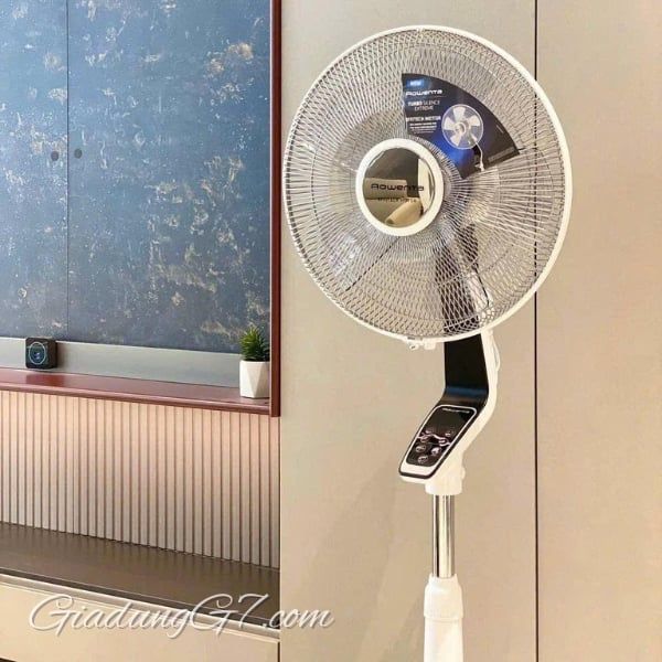 Quạt cây Rowenta VU5690 Turbo Silence Extreme - Lưu lượng gió: 72 m³/phút - 14 tốc độ - Siêu yên tĩnh: 32 d(B)