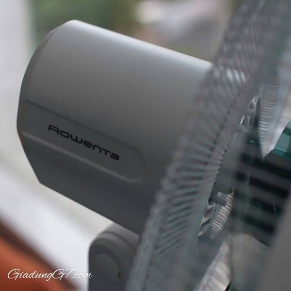 Quạt cây Rowenta VU5890 điều chỉnh dễ dàng