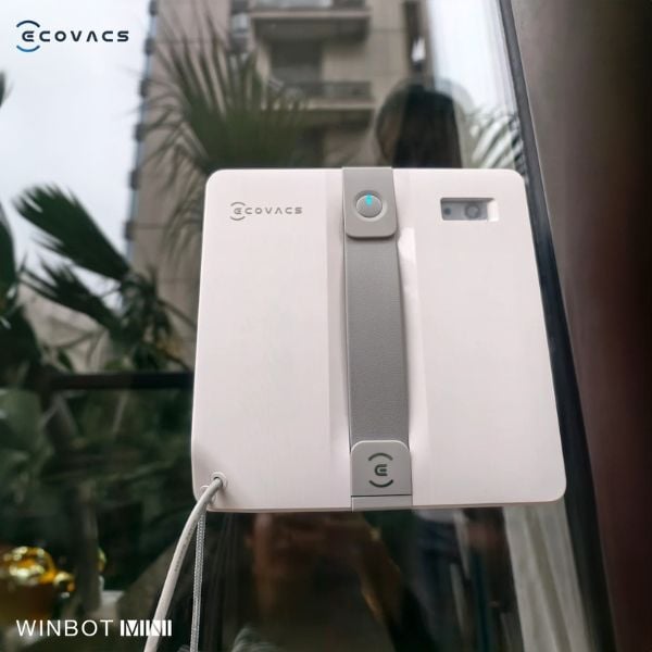 Robot lau kính Ecovacs Winbot mini Được trang bị 2 cảm biến rơi thông minh