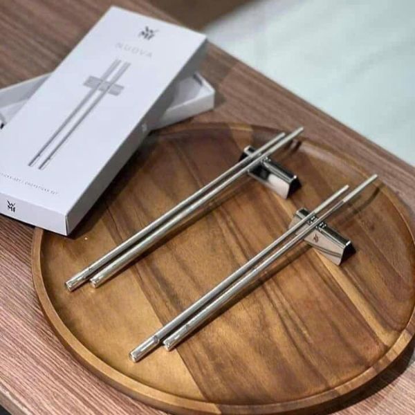 Set 2 đôi đũa WMF Nuova kèm gác đũa Thân thiện với môi trường và tái sử dụng