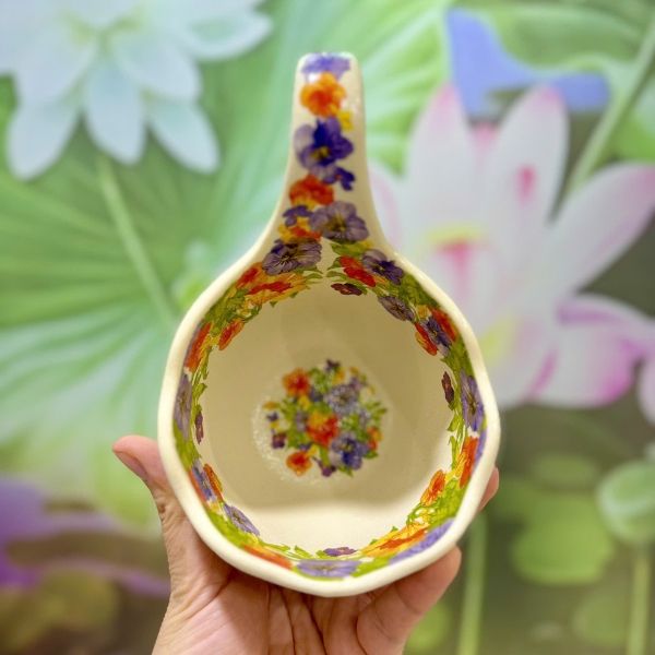 Set 2 Tách Hoa Văn Độc Đáo – Phong Cách EU Home Dung tích vừa phải, phù hợp để thưởng thức trà, cà phê.