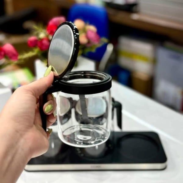 Set 3 hũ đựng gia vị thủy tinh CCKO có tay cầm kèm khay  Lọ thuỷ tinh trong suốt giúp bạn có thể nhìn rõ và phân biệt gia vị bên trong lọ