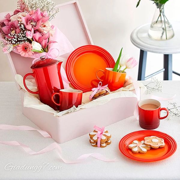 Set 4 cốc sứ Le Creuset Metallic 350ml Dung tích 350 ml hoàn hảo để sử dụng hàng ngày vào bất kỳ lúc nào.