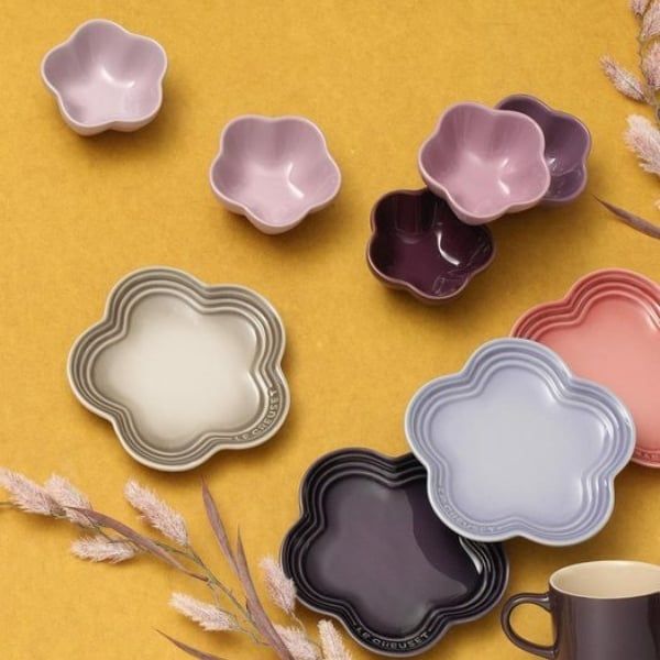 Set 5 Bát Chấm Hình Cánh Hoa Le Creuset – Sự Kết Hợp Hoàn Hảo Giữa Thiết Kế Tinh Tế và Chất Lượng Cao
