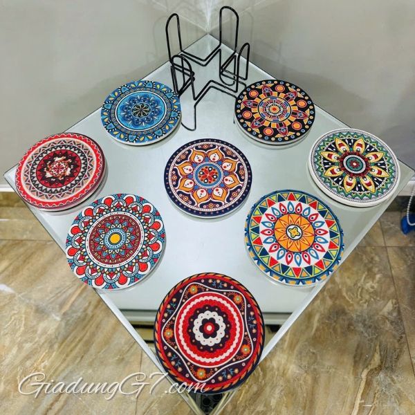 Bộ đế lót ly Aodini Mandala 8 món là sự kết hợp hoàn hảo giữa tính thẩm mỹ và tiện ích.