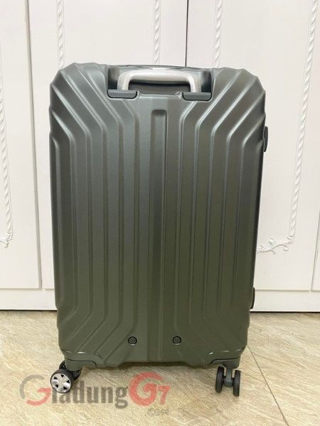 Vali du lịch Samsonite Tru-Frame cho ra đời màu Oliu độc đáo và lạ mắt