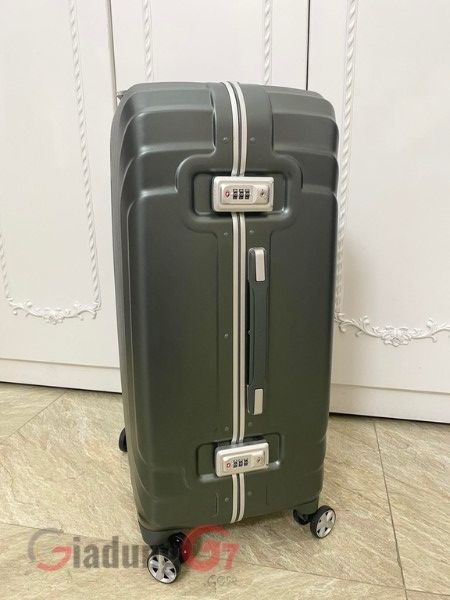 Vali du lịch Samsonite Tru-Frame cho ra đời màu Oliu độc đáo và lạ mắt