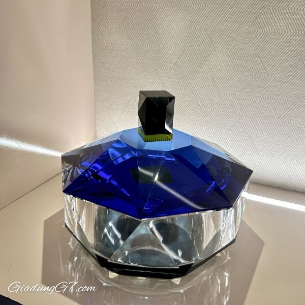 Thố&nbsp;Grand New Reflections Copenhagen 20cm Màu sắc xa hoa và đường nét tiên phong