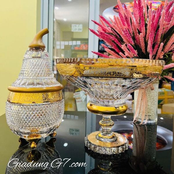 Thố pha lê quả lê Ales Zverina 30cm 3 chân hoa văn khắc hoàn bằng tay size 30cm