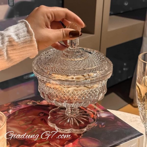 Thố pha lê có nắp Bohemia Alexandria 15cm luôn lựa chọn những chất liệu tốt nhất từ thiên nhiên để tạo lên những sản phẩm pha lê có độ sáng đẹp nhất