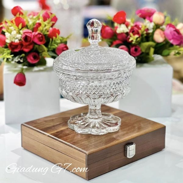 Thố pha lê có nắp Bohemia Alexandria 15cm đều không chứa chì, cực kì, có khả năng chịu nhiệt lên tới 65 độ C và có thể vệ sinh bằng máy rửa bát