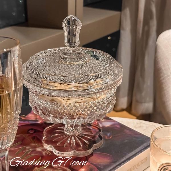 Thiết kế của Thố pha lê có nắp Bohemia Alexandria 15cm với những đường cắt vô cùng tinh xảo