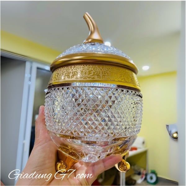 Thố pha lê quả táo Romantic Diamond Ales Zverina 25.5cm 3 chân hoa văn khắc hoàn bằng tay