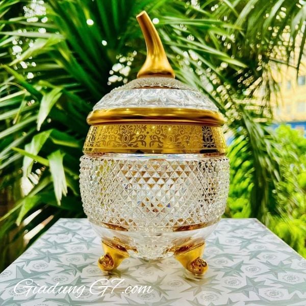 Thố pha lê quả táo Romantic Diamond Ales Zverina 25.5cm 3 chân hoa văn khắc hoàn bằng tay