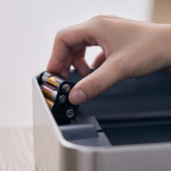 Thùng rác cảm biến cánh bướm Elpheco ELPH7534 Thay pin một lần và chuyển đổi 6000 lần.