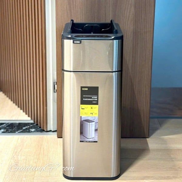 Thùng rác cảm biến CCKO CK8817 20L có dung tích lớn 20 lít giúp giảm thiểu tần suất thay túi