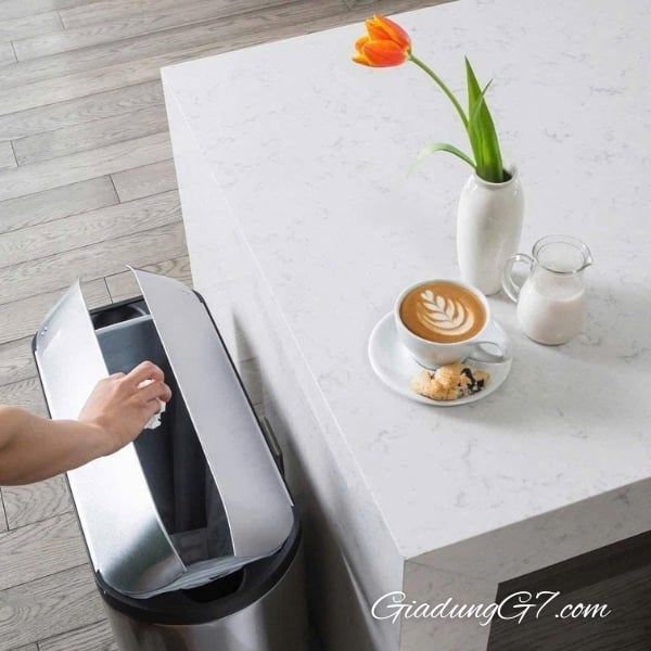 Thùng rác Simplehuman 18 Lít Chất liệu thép không gỉ cao cấp