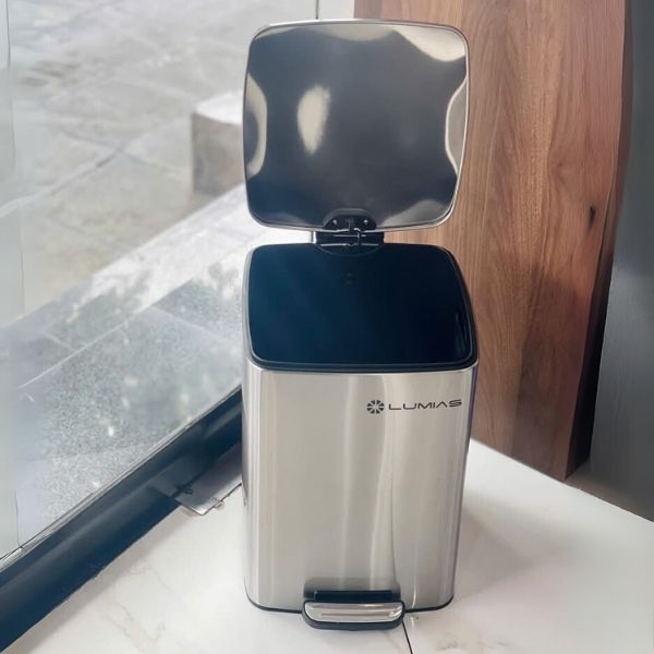 Thùng rác đạp chân Lumias LTC-20L Dễ dàng vệ sinh và có thể rửa bằng nước