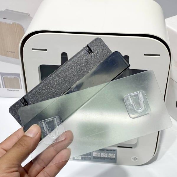 Thùng rác treo tủ bếp cảm biến Elpheco ELPH564 / ELPH564 7L có thể nhấn nút cảm ứng để giữ thùng rác mở