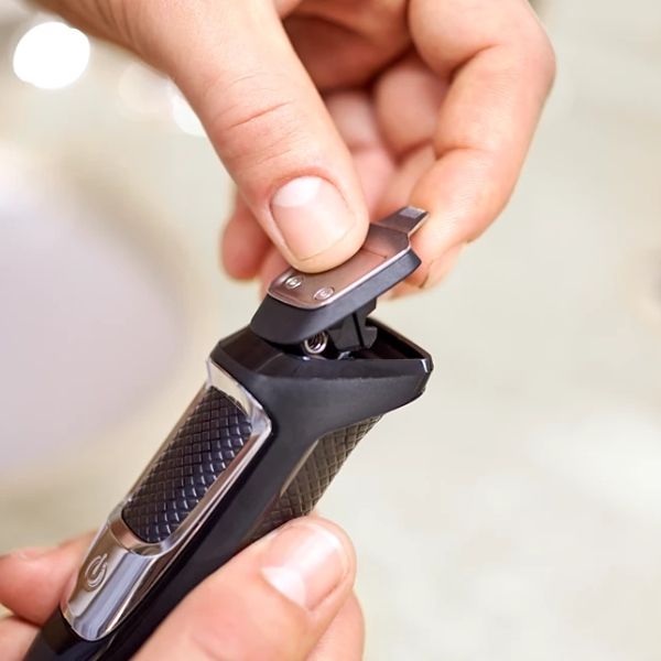 Tông đơ đa năng Philips Norelco Multigroom 3000 MG3740/40 Lưỡi dao bằng thép tự mài vẫn sắc bén