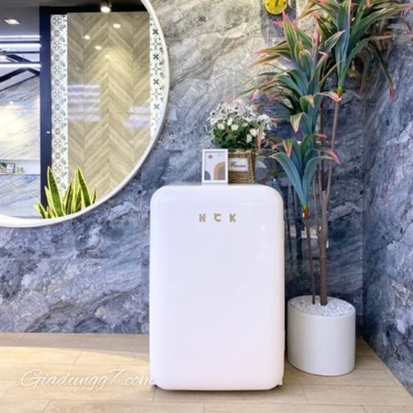 Tủ lạnh HCK 107L - Màu Be&nbsp; lý tưởng cho những ai tìm kiếm một chiếc tủ lạnh nhỏ gọn,