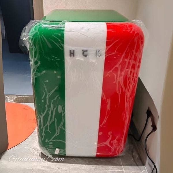 Tủ lạnh HCK 107L - Màu Cờ Ý&nbsp;Chức Năng Mạnh Mẽ – Làm Lạnh và Đông Lạnh Tối Ưu