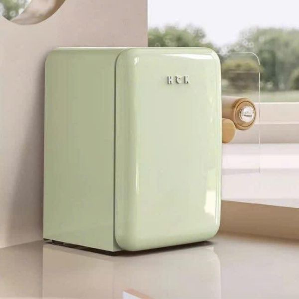 Tủ lạnh HCK 107L - Màu Xanh Mint&nbsp;sở hữu vẻ ngoài cổ điển đầy phong cách và dung tích lưu trữ thoải mái