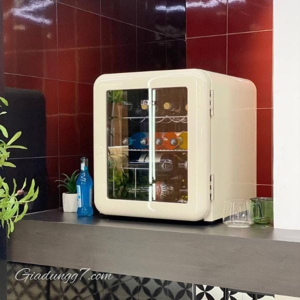 Tủ lạnh HCK 48L Bảo quản mỹ phẩm không bị oxy hóa.