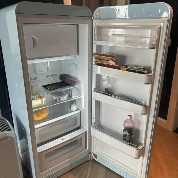 Tủ lạnh Smeg FAB28RPB5 535.14.618 Nội thất phong phú và các chi tiết tinh tế