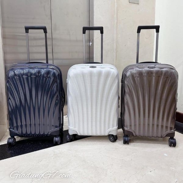 Vali Samsonite C-Lite size 20 màu bạc Kiểu dáng mang tính biểu tượng từng đạt giải thưởng