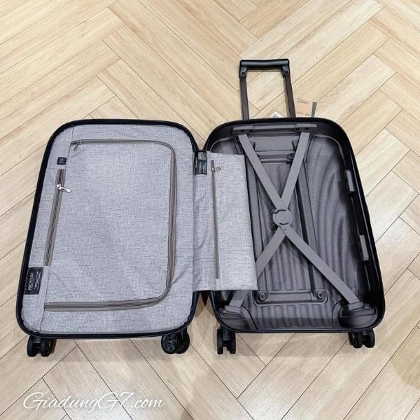 Vali Samsonite C-Lite size 28 màu xanh Midnight cực kỳ nhẹ nhờ công nghệ Curv® độc quyền của Samsonite trong ngành hành lý.