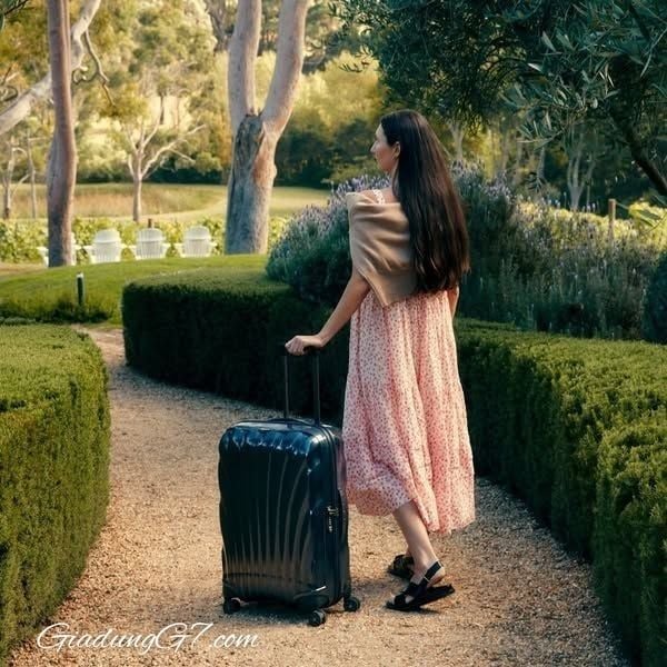 Vali Samsonite C-Lite size 28 màu xanh Midnight Được sản xuất tại Châu Âu