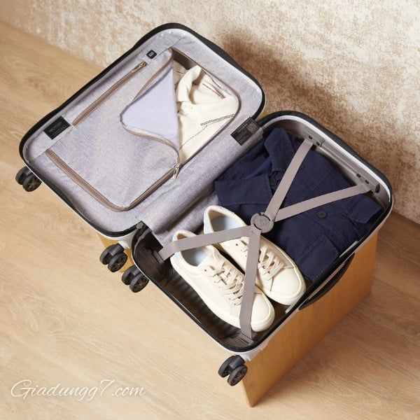 Vali Samsonite C-Lite có nhiều màu sắc và bạn có thể sáng tạo từ bề mặt tuyệt vời này